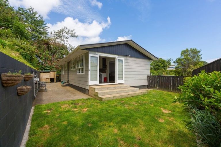 Photo of property in 29 Beaumont Crescent, Frankleigh Park, New Plymouth, 4310