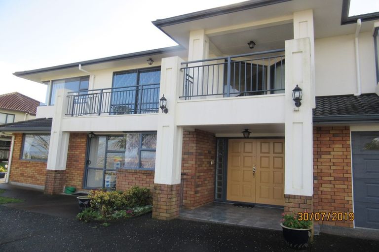 Photo of property in 56 Ribbonwood Crescent, Goodwood Heights, Auckland, 2105