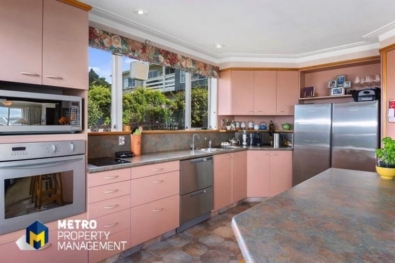 Photo of property in 64 Cliffs Road, Saint Clair, Dunedin, 9012