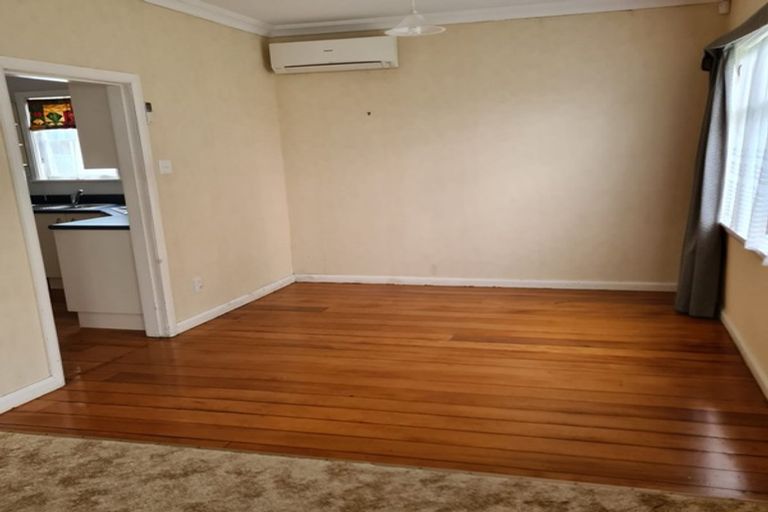 Photo of property in 35 Thomson Street, West End, Palmerston North, 4412