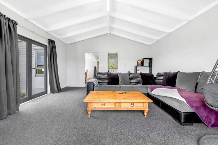 Photo of property in 126 Holmes Road, Waiuku, 2682