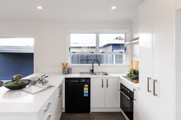 Photo of property in 6 Cremorne Avenue, Hokowhitu, Palmerston North, 4410