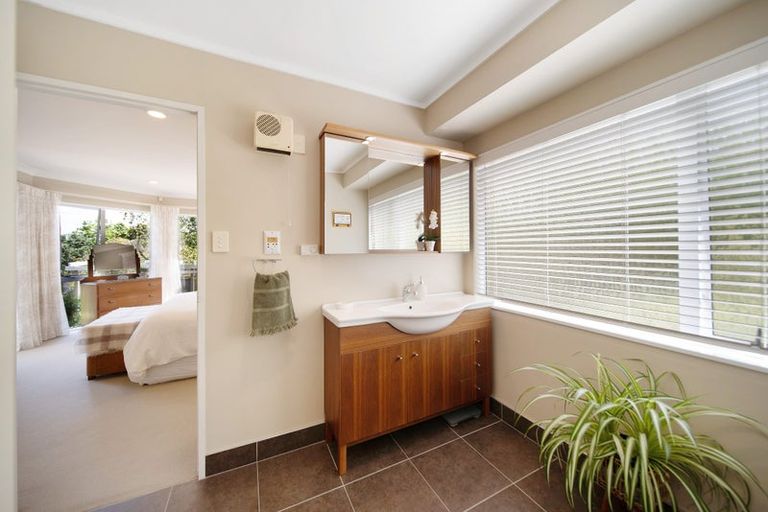 Photo of property in 39 Ohiwa Road, Papakura, 2582