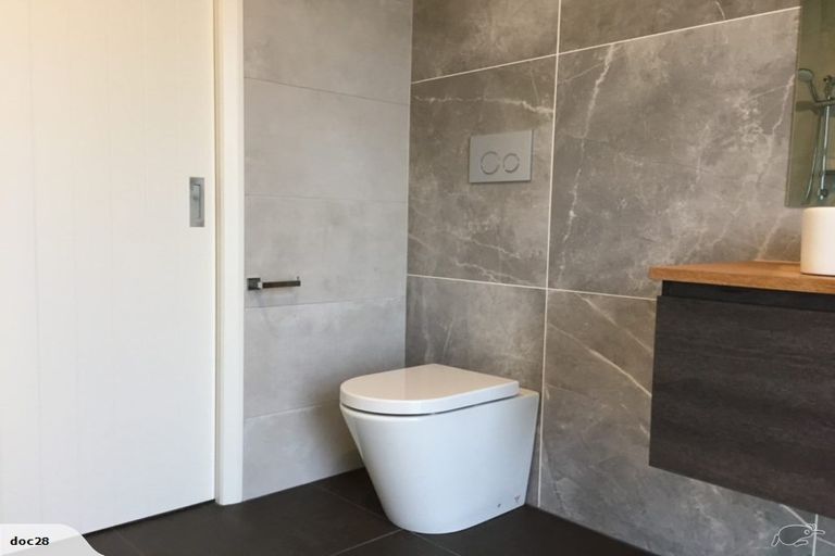 Photo of property in 8 Waitemata Drive, One Tree Point, 0118