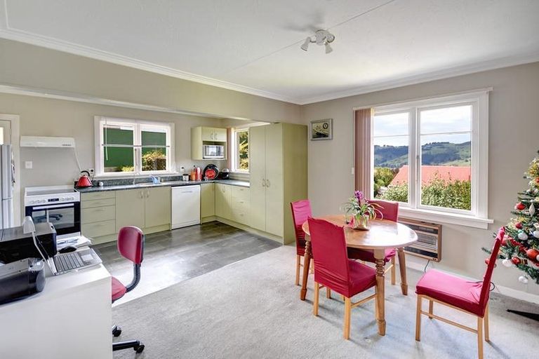 Photo of property in 24 Junction Road, Ravensbourne, Dunedin, 9022