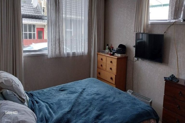 Photo of property in 2/166 Waterloo Road, Hutt Central, Lower Hutt, 5010