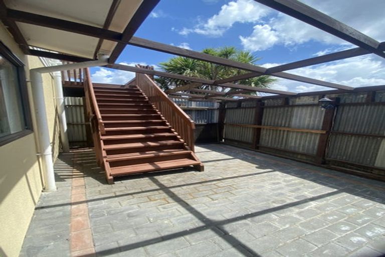 Photo of property in 5 Gregg Place, Sunnyvale, Auckland, 0612