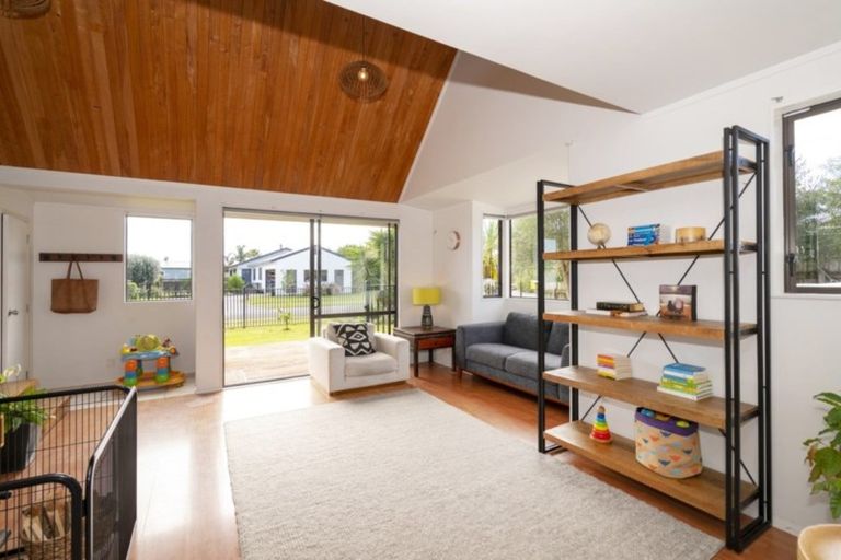 Photo of property in 15 Protea Crescent, Whitianga, 3510