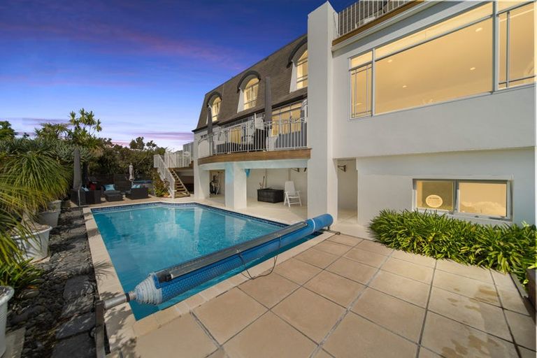 Photo of property in 19 Evelyn Road, Cockle Bay, Auckland, 2014