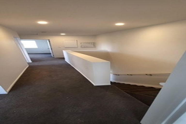 Photo of property in 15a Chadwick Crescent, Mangere East, Auckland, 2024