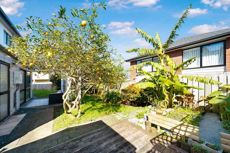 Photo of property in 1/6 Glucina Avenue, West Harbour, Auckland, 0618