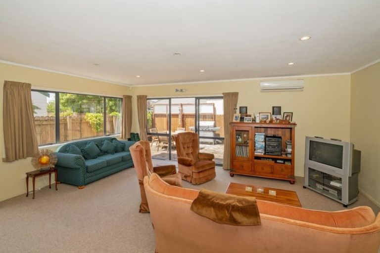 Photo of property in 5 Cholmondeley Crescent, Whitianga, 3510