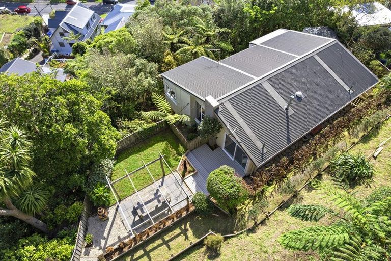Photo of property in 144 Parkvale Road, Karori, Wellington, 6012