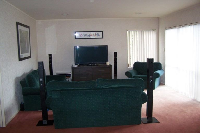 Photo of property in 76 Burswood Drive, Burswood, Auckland, 2013