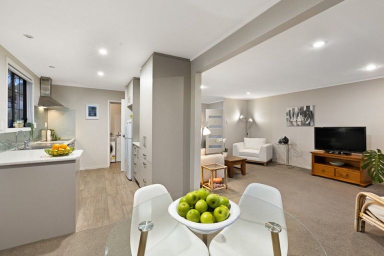 Photo of property in 6a Lucy Foster Lane, Red Beach, 0932