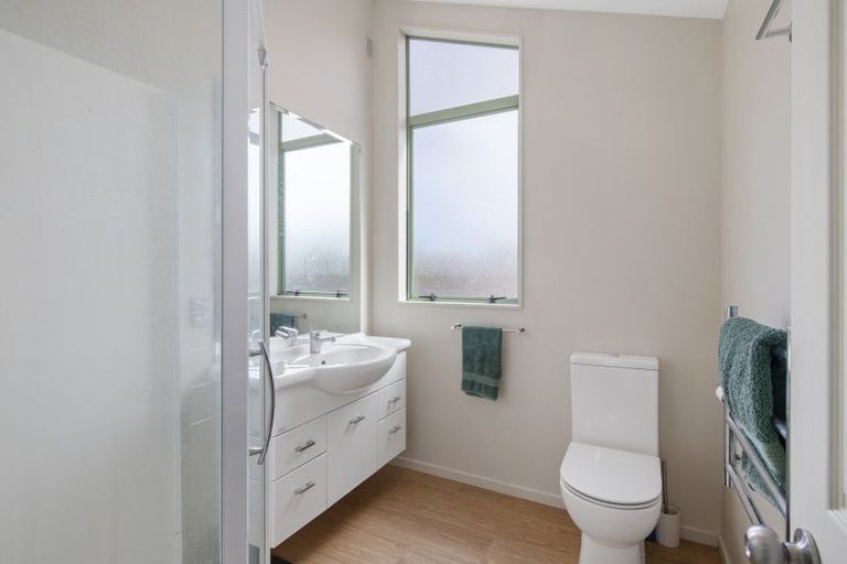 Photo of property in 37 Riverside Drive, Waiuku, 2123