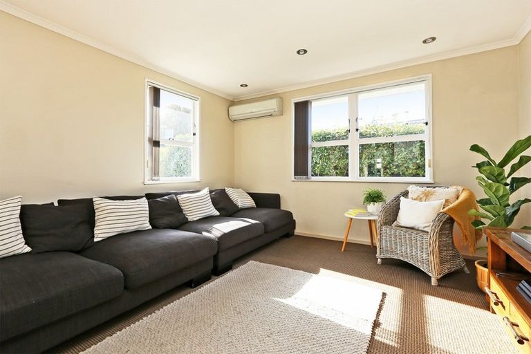 Photo of property in 30 Skerrett Crescent, Tamatea, Napier, 4112