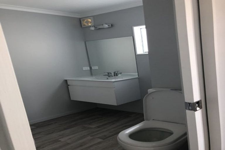 Photo of property in 17 Bluegum Road, Paraparaumu Beach, Paraparaumu, 5032