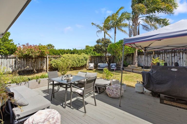 Photo of property in 43 Katerini Grove, Papamoa Beach, Papamoa, 3118