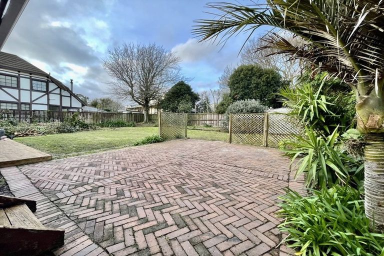 Photo of property in 36 Goodwood Drive, Goodwood Heights, Auckland, 2105