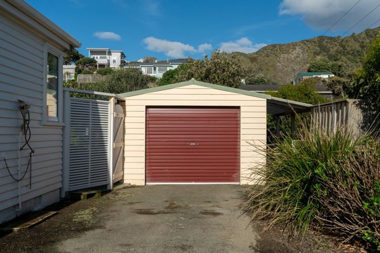 Photo of property in 77 The Parade, Paekakariki, 5034