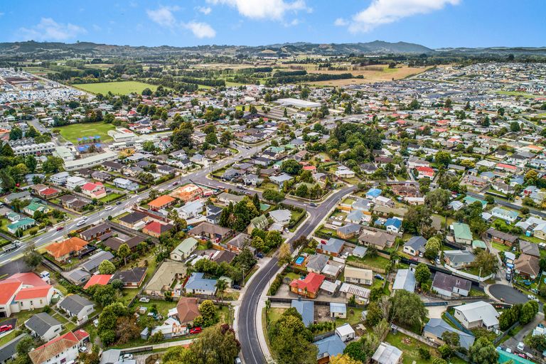 Photo of property in 10 Rollerson Street, Papakura, 2110