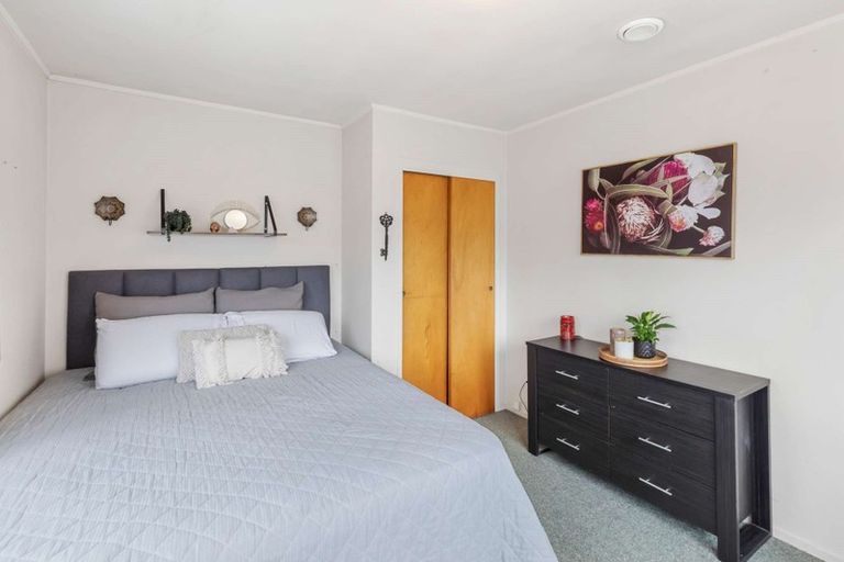 Photo of property in 69 Aquarius Drive, Kawaha Point, Rotorua, 3010