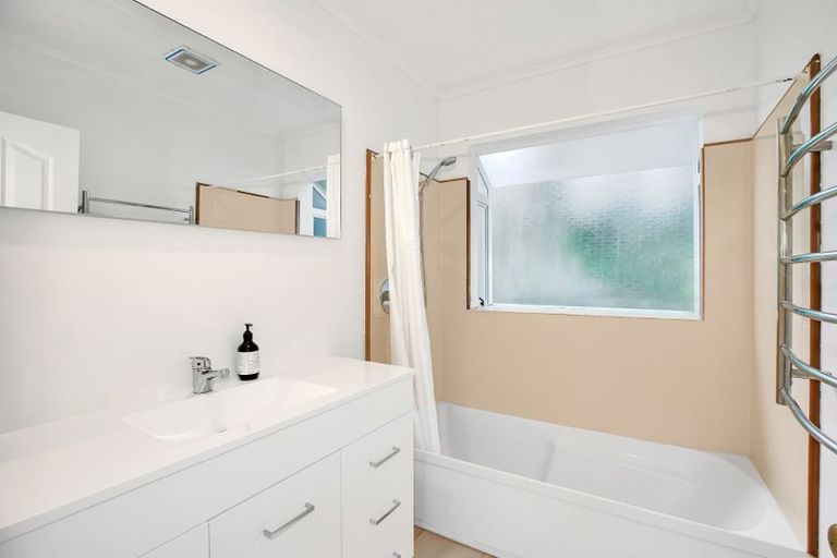 Photo of property in 46 Canberra Avenue, Lynfield, Auckland, 1042