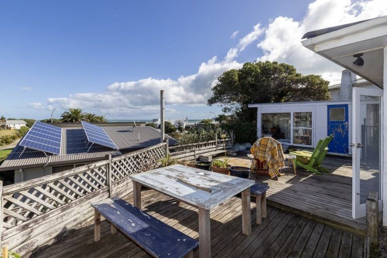 Photo of property in 5 Golf Road, Paraparaumu Beach, Paraparaumu, 5032