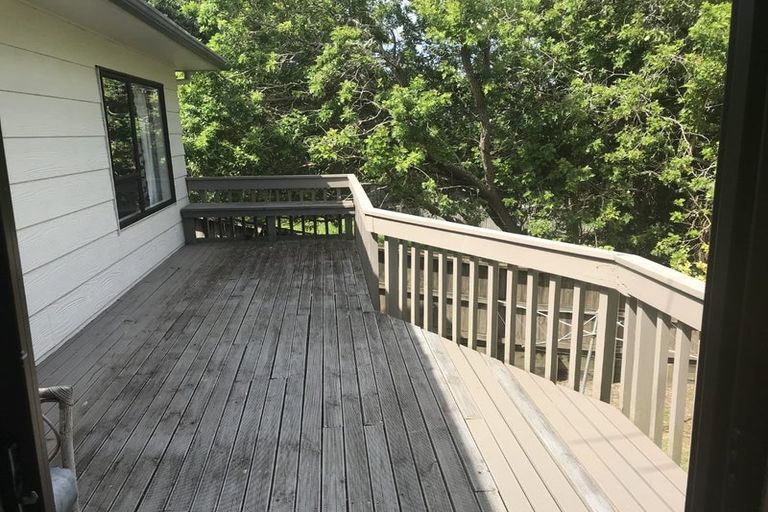 Photo of property in 18a Elliston Crescent, Stanmore Bay, Whangaparaoa, 0932