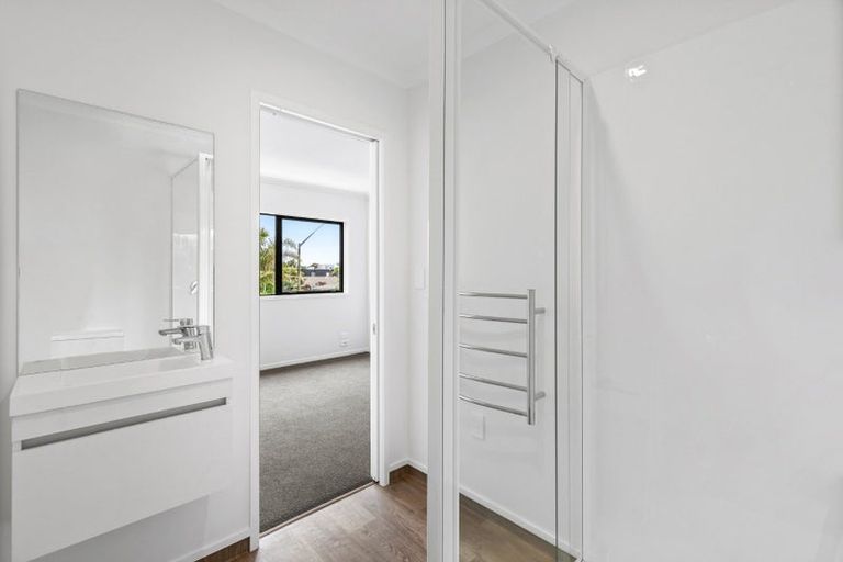 Photo of property in 500a Te Atatu Road, Te Atatu Peninsula, Auckland, 0610