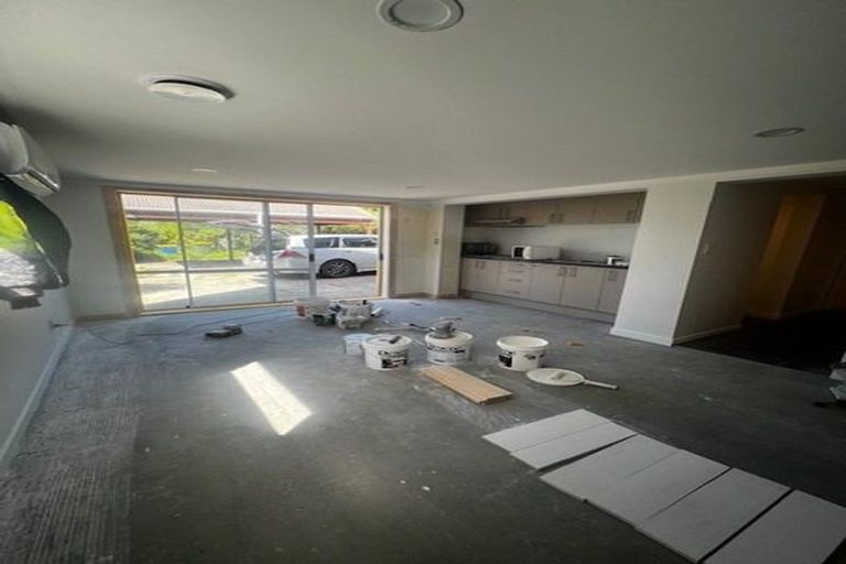 Photo of property in 1/288 East Coast Road, Forrest Hill, Auckland, 0620