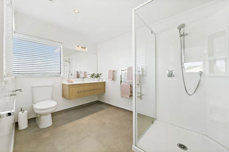 Photo of property in 86 Hebron Road, Waiake, Auckland, 0630