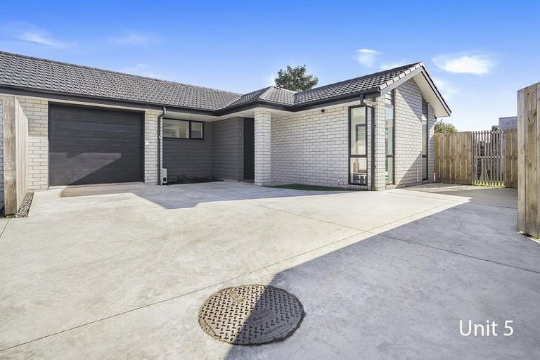 Photo of property in 67d Divich Avenue, Te Atatu South, Auckland, 0610