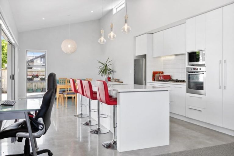 Photo of property in 143 The Boulevard, Papamoa Beach, Papamoa, 3118