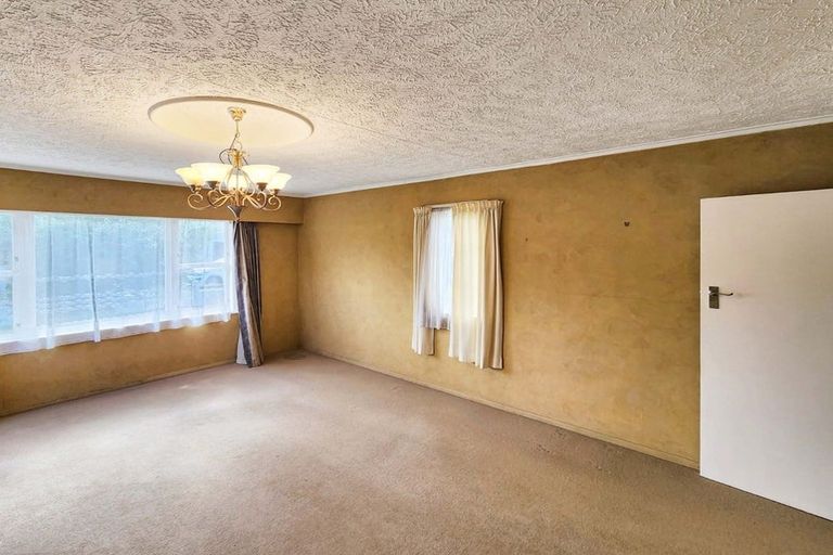 Photo of property in 21 Gibbs Crescent, Wainuiomata, Lower Hutt, 5014