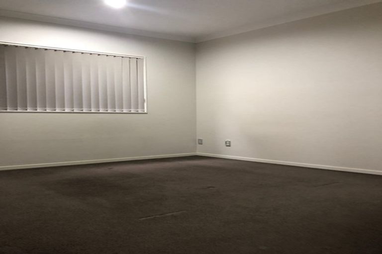 Photo of property in 402 Ormiston Road, Flat Bush, Auckland, 2019