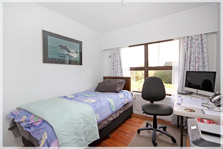 Photo of property in 214 Kawiu Road, Levin, 5510