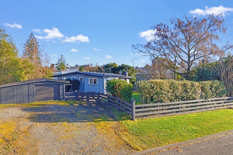 Photo of property in 13 Harker Street, Waipawa, 4210