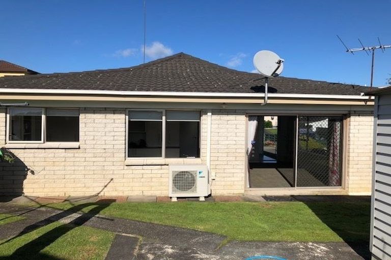 Photo of property in 2/19 Tatariki Street, Rosehill, Papakura, 2113