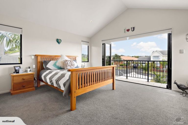 Photo of property in 48a Picasso Drive, West Harbour, Auckland, 0618