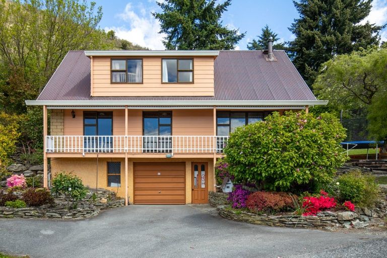 Photo of property in 45 Branxholm Street, Roxburgh, 9500