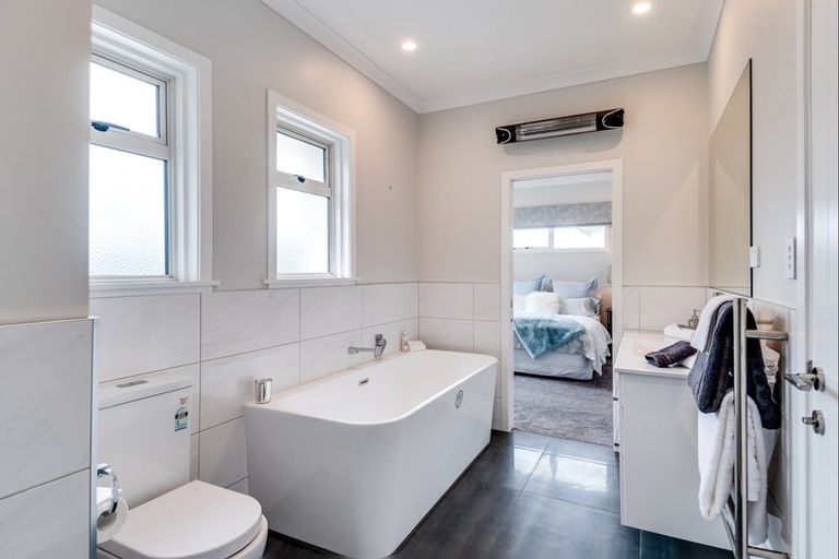 Photo of property in 91 Puketapu Road, Taradale, Napier, 4112