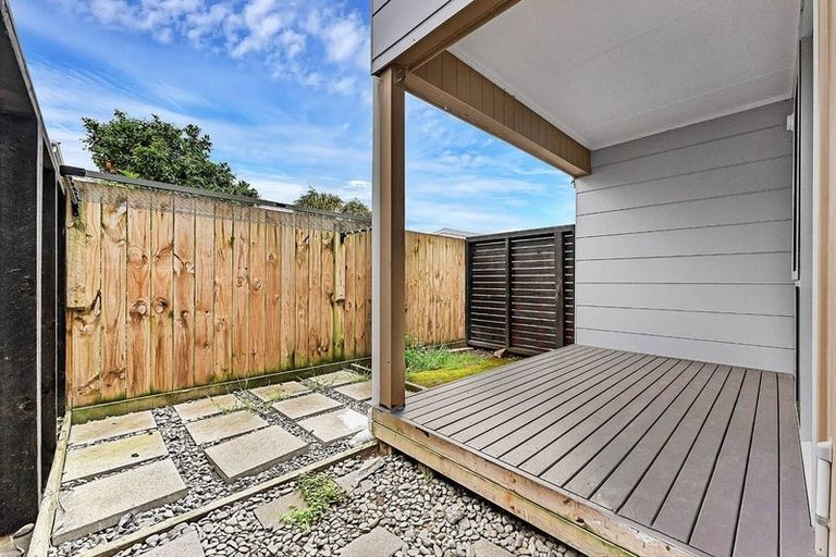 Photo of property in 13c Sealord Place, Clendon Park, Auckland, 2103