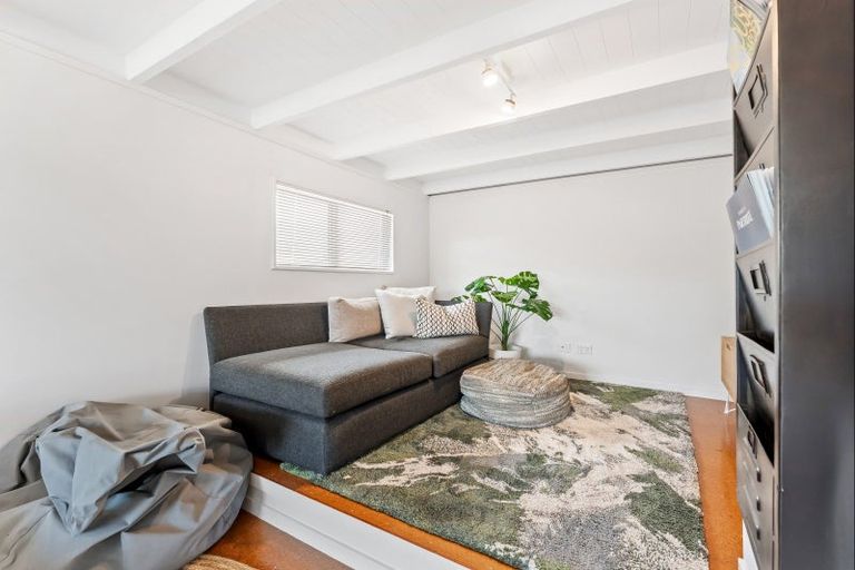 Photo of property in 19 Thistle Terrace, Omaha, 0986