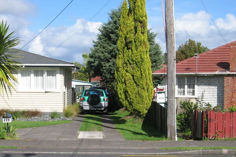 Photo of property in 664 Te Atatu Road, Te Atatu Peninsula, Auckland, 0610