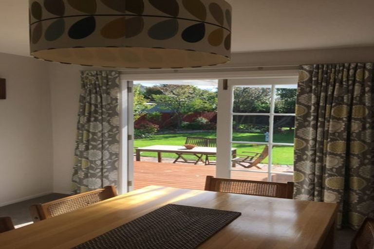 Photo of property in 5 Beachville Road, Redcliffs, Christchurch, 8081