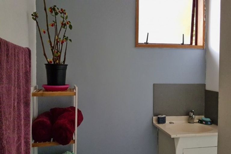 Photo of property in 13 Ives Street, Hector, 7822