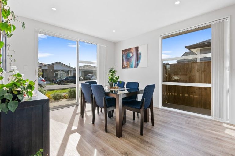 Photo of property in 9 Toropapa Close, Takanini, 2110