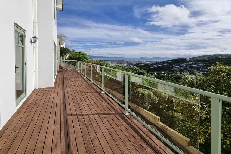 Photo of property in 95 Viewmont Drive, Harbour View, Lower Hutt, 5010